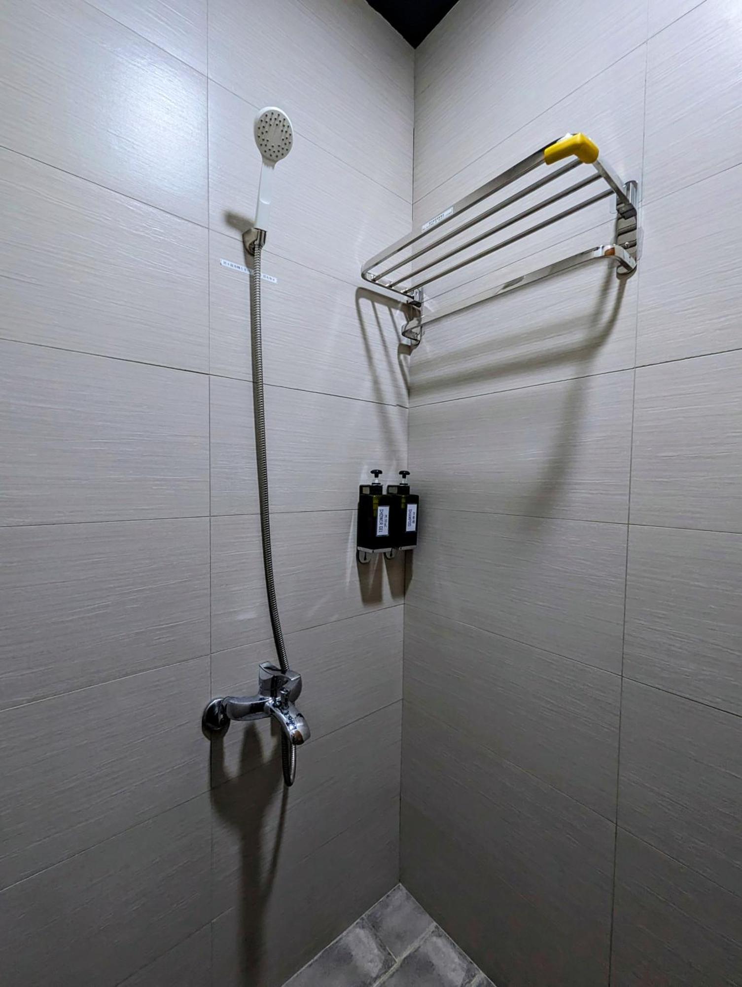 Taitung 40Inn Backpackers Warehouse חדר תמונה